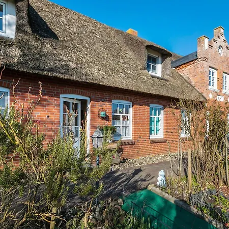 Hus Tingeltut Gerd Clausen *